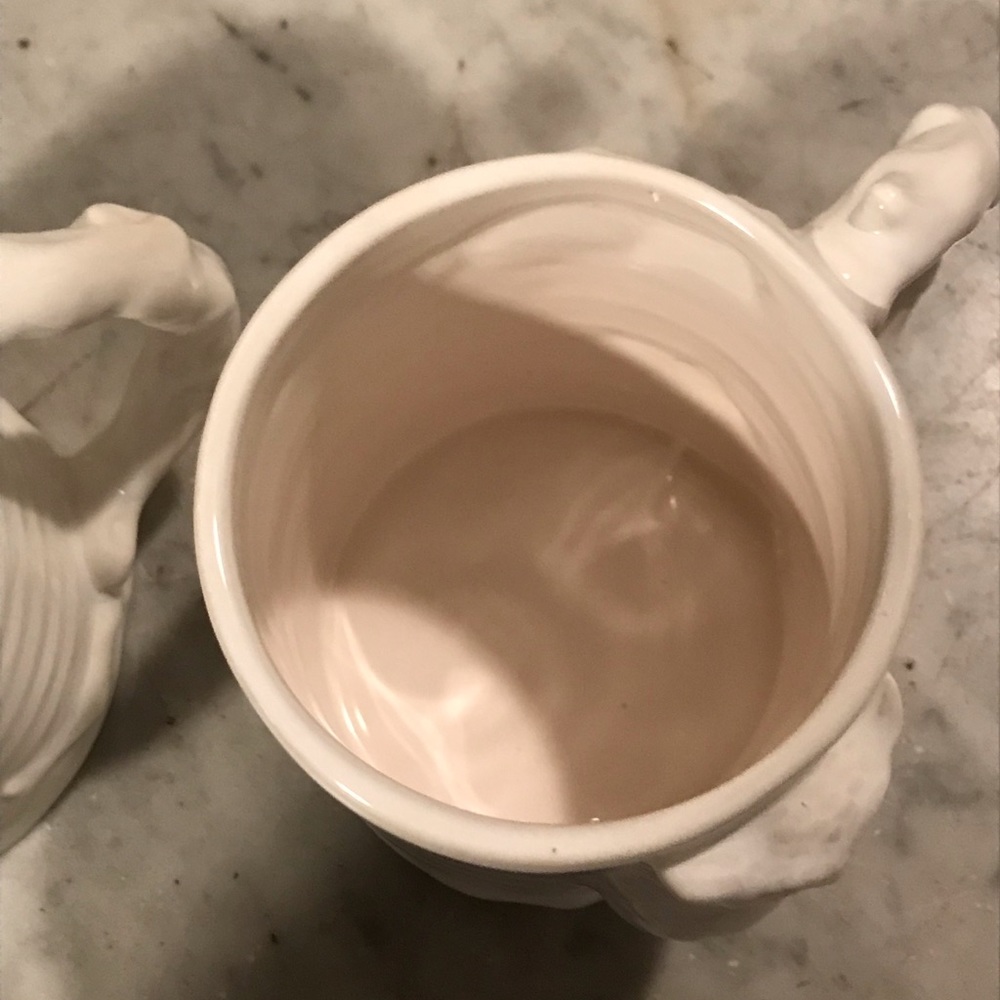 Set of Pottery Barn mugs. - Picture 3 of 6